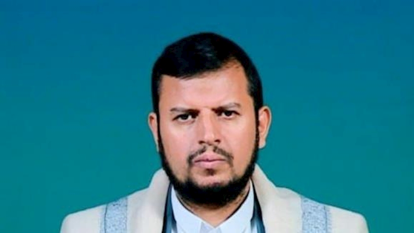 Iranpress: Yemen’s Houthi Leader Slams Israeli Strike on Iran as 