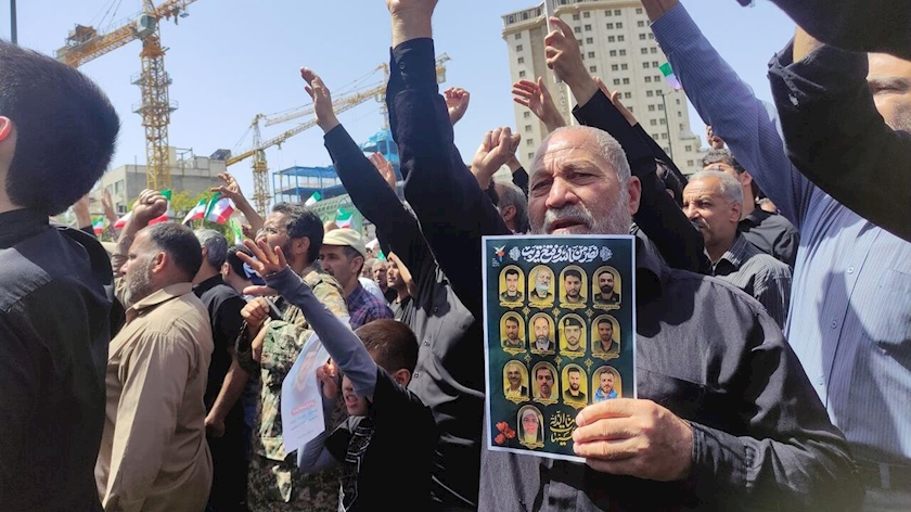 Iranpress: Mashhad Hosts Funeral Ceremony of 15 Martyrs of Zionist Aggression