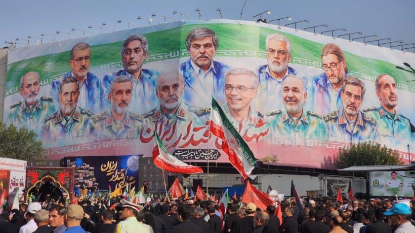 Iranpress: Iranians Hold Second Day of National Funeral for Commanders With Unshakable Unity