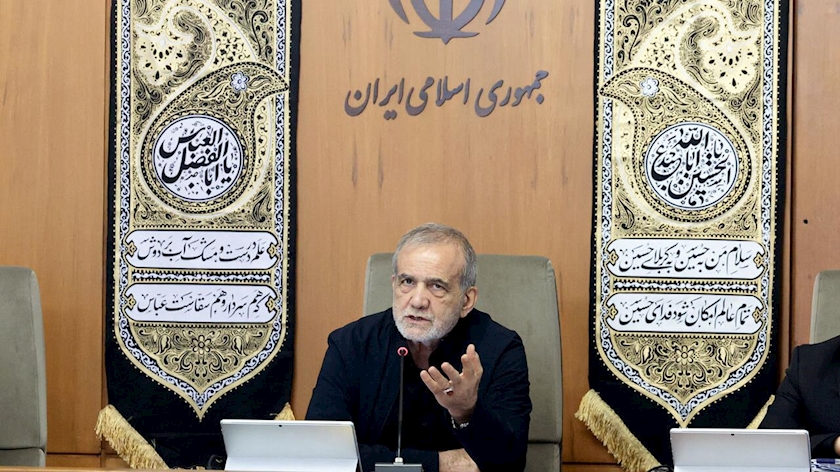 Iranpress: Pezeshkian: Iran Ready to Open a New Chapter in Relations With Persian Gulf Neighbors