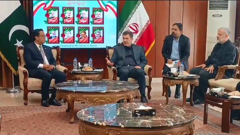 Iranpress: Condolence Ceremony in Karachi Honors Iranian Martyrs
