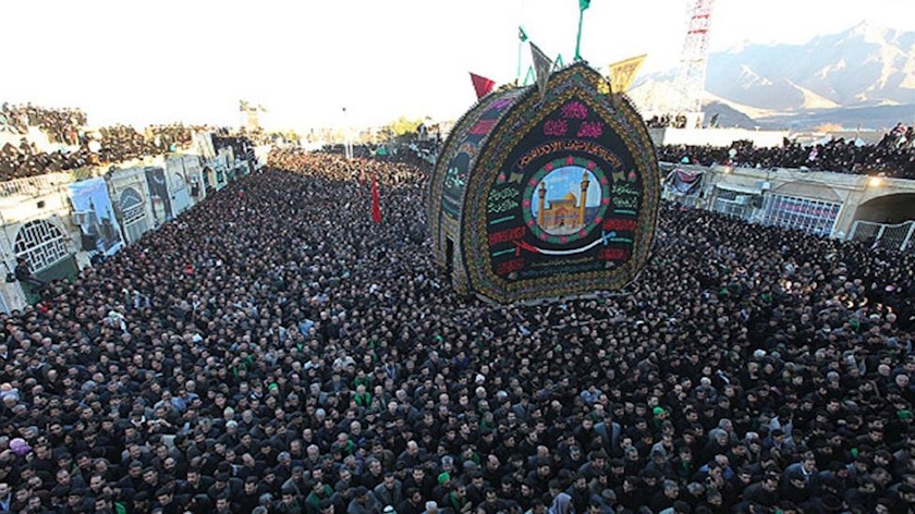 Iranpress: Iran Marks 8th Day of Muharram with Traditional Mourning Ceremonies