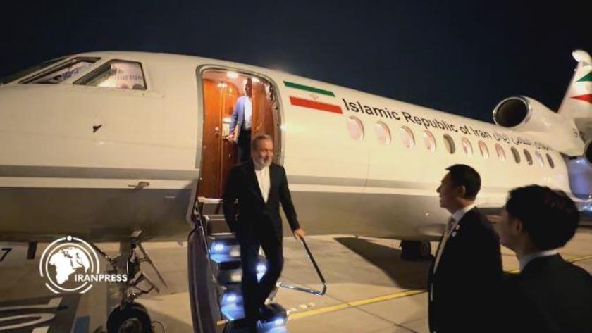 Iranpress: Iranian FM Arrives in Beijing