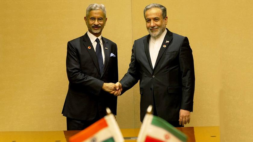 Iranpress: Iranian, Indian FMs Discuss Ties at Shanghai Cooperation Organization Summit