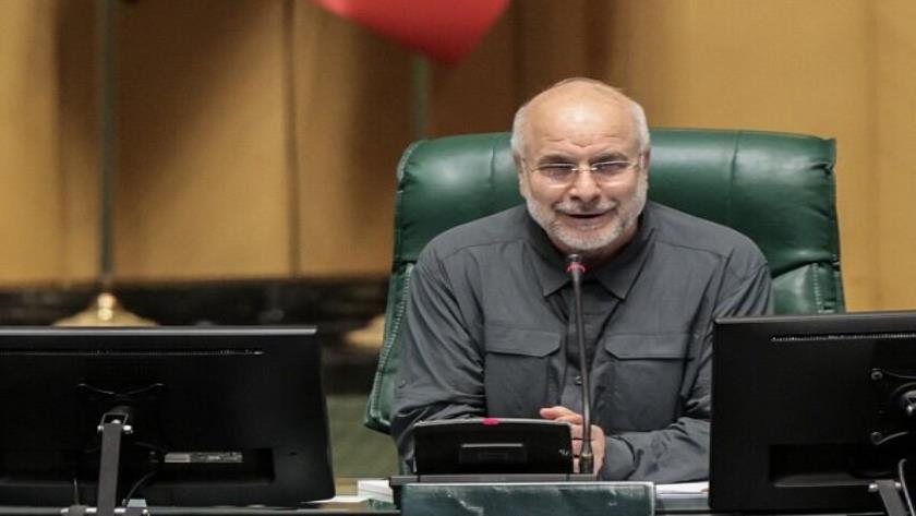 Iranpress: Iran’s Parliament Speaker Emphasizes on National Unity