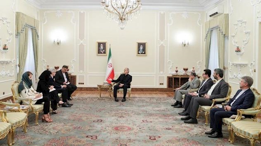 Iranpress: Iran Open to Dialogue, Not War, Says President