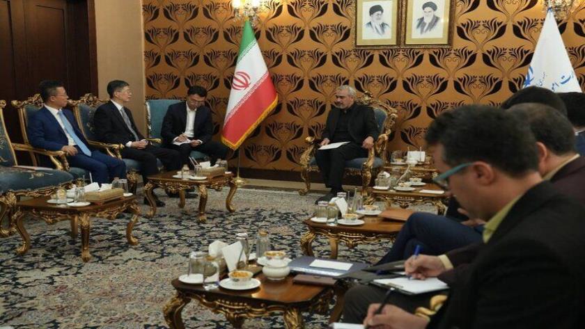 Iranpress: Chinese Ambassador Meets With Iranian Minister of Finance