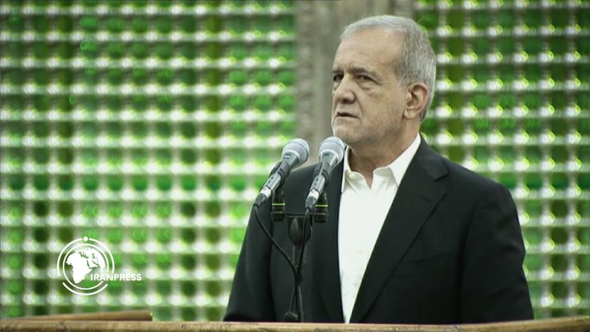 Iranpress: Pezeshkian: Unity of Muslims, Shield Against U.S., Israel