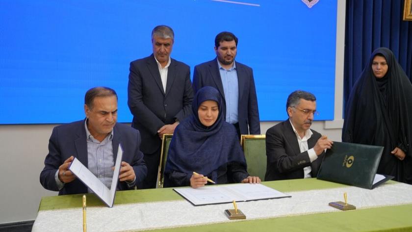 Iranpress: Agreement Signed to Enhance Plasma Medicine in Iran 