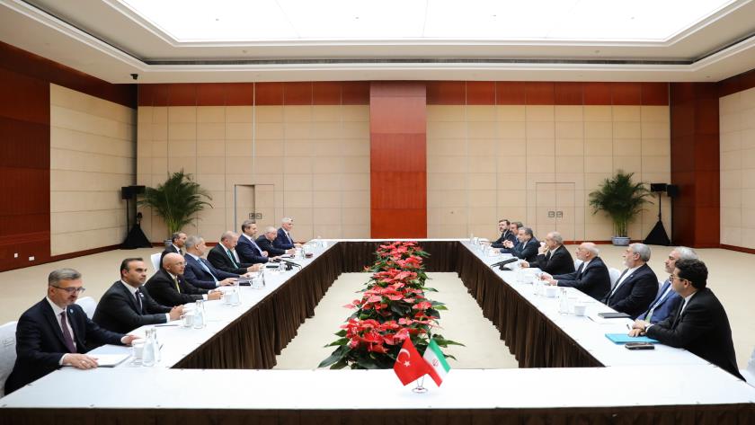 Iranpress: Pezeshkian Opposes Foreign Forces in Caucasus; Erdogan Calls Snapback Unconstructive