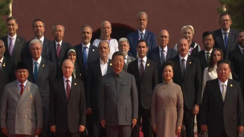 Iranpress: Pezeshkian Attends Military Parade in China Marking 80th Anniversary of WWII