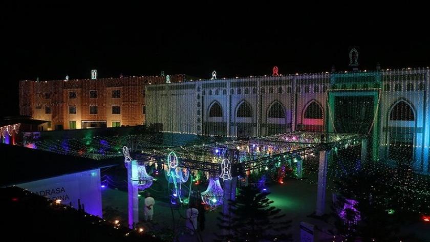 Iranpress: Pakistani Muslims Celebrate the Prophet