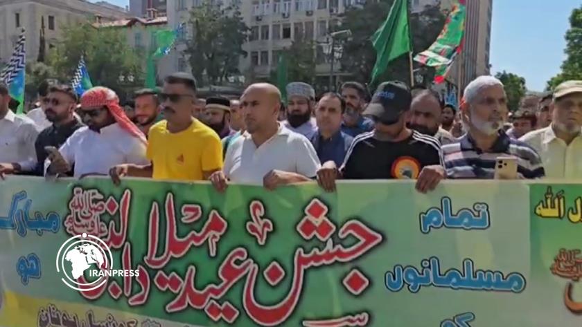 Iranpress: Muslims in Athens Hold Grand Procession to Celebrate Eid Milad-un-Nabi