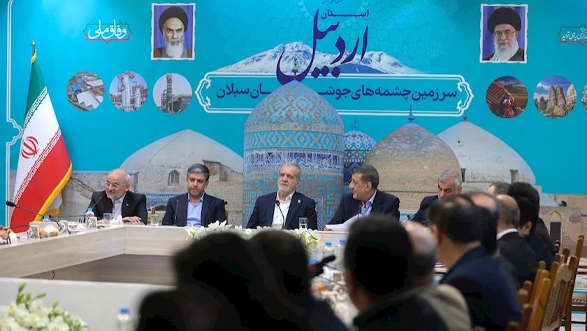 Iranpress: Pezeshkian: Enemies Are After Muslim Resources and Elites 