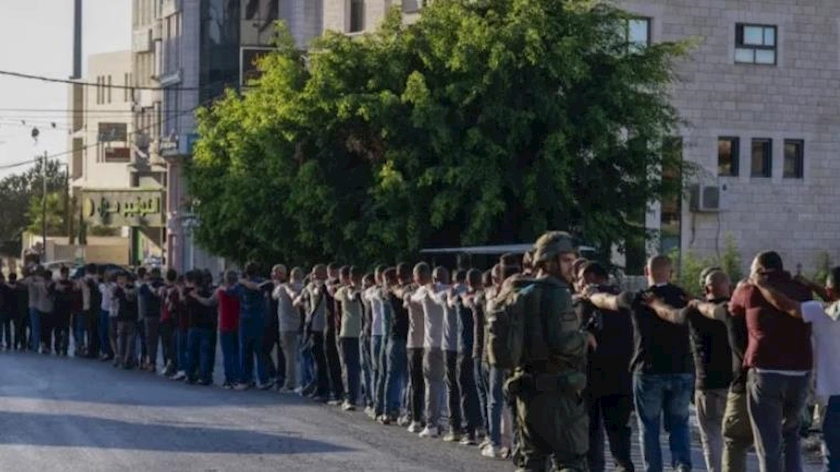 Iranpress: Rights Group Condemns Israeli Mass Arrests in Tulkarm as 