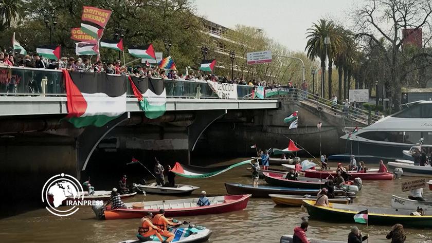 Iranpress: Argentinian Demonstrators Sail Boats in Solidarity With Global Sumud Flotilla