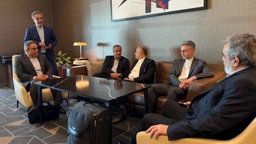 Iranpress: Head of Atomic Energy Organization of Iran Arrives in Russia