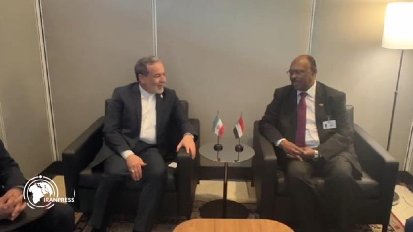 Iranpress: Iranian Foreign Minister Meets Sudanese Counterpart