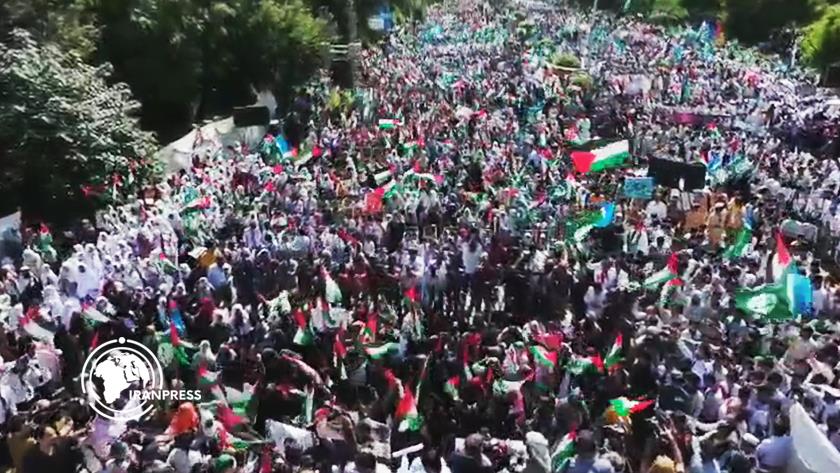 Iranpress: Thousands of Pakistani Children Join “Gaza March” in Islamabad to Show Solidarity
