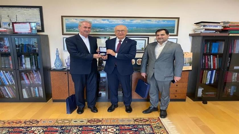 Iranpress: Iran and Turkey Strengthen Scientific Collaboration in Emerging Fields