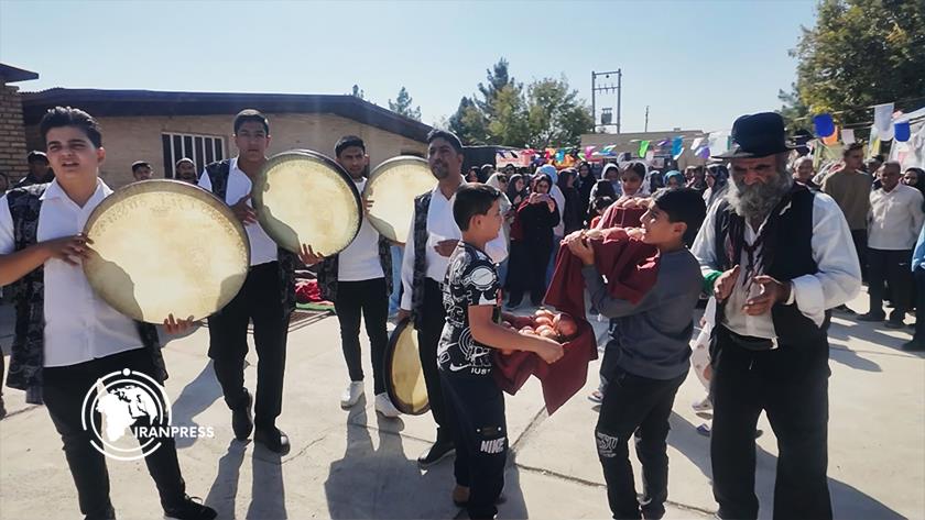 Iranpress: Iran’s Yazd Province Holds Two-day Pomegranate Festival