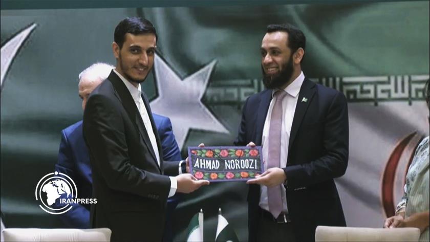 Iranpress: Iran, Pakistan Sign 5 Media, Cultural Coop. Agreements