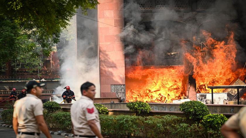 Iranpress: Deadly Car Explosion Rocks India’s Capital Near Iconic Red Fort
