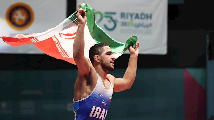 Iranpress: Iran Wins Gold and Bronze in Opening Day Wrestling at Islamic Solidarity Games