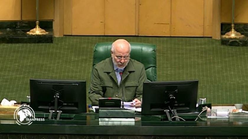 Iranpress: Iran Warns Arab States Over Its Islands in Persian Gulf 