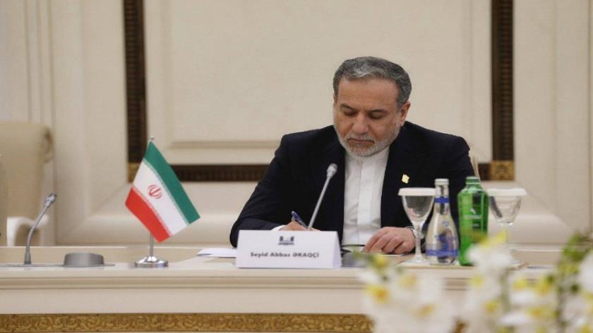 Iranpress: Iran’s Foreign Minister Discusses Bilateral Relations with Azerbaijani Officials