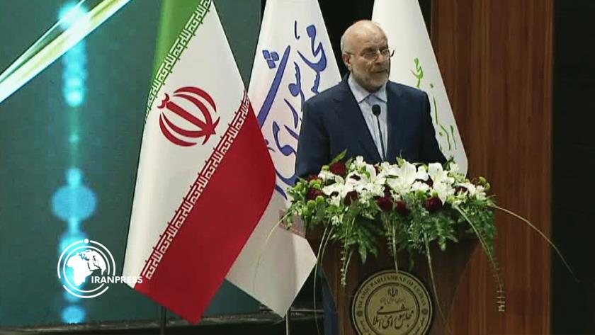 Iranpress: Qalibaf Stresses Importance of Research in Solving National Problems