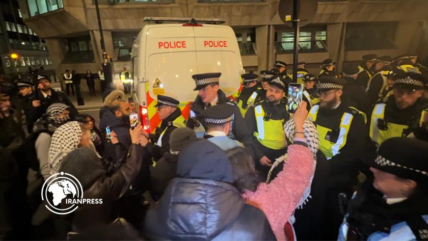 Iranpress: UK Police Detain 11 Palestinian Activists for Saying "Intifada"