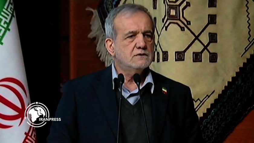 Iranpress: Pezeshkian Pledges to Expand Ties With Neighbors, Eases Border Obstacles 