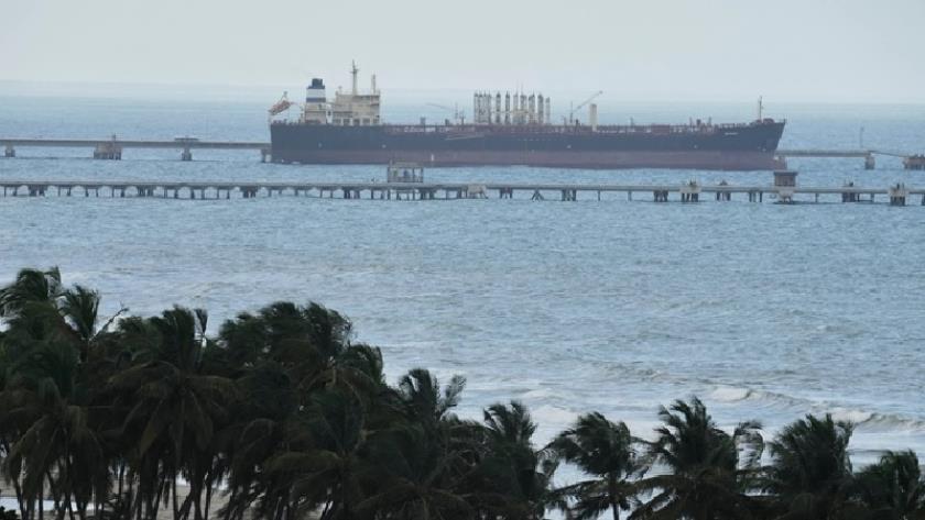 Iranpress: Trump Says U.S. Will Sell 50 Million Barrels of Venezuelan Oil