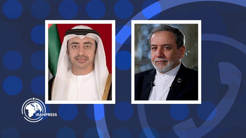 Iranpress: Iran, UAE FMs Consult over Regional, International Issues