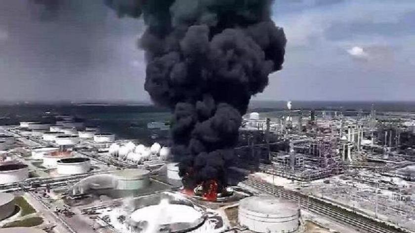 Iranpress: Firefighters Contain Fire at South Pars Refineries