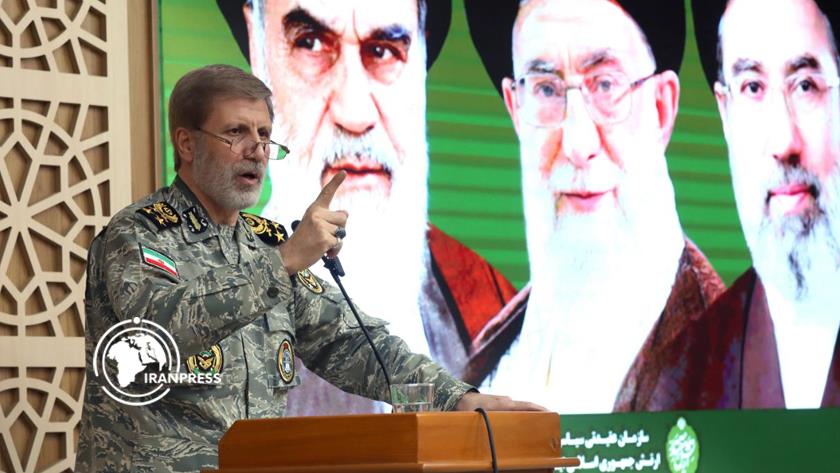 Iranpress: Commander of Iranian Army Delivers Strong Warning Over the Strait of Hormuz