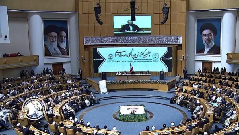 Iranpress: Pezeshkian Calls for Muslim Unity, Regional Security Cooperation and a Shared Future