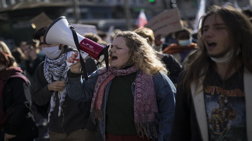 Iranpress: France: enseignants et étudiants se mobilisent dans des manifestations anti-gouvernementales