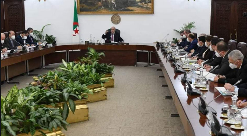 Iranpress: Le Président algérien annonce un remaniement ministériel