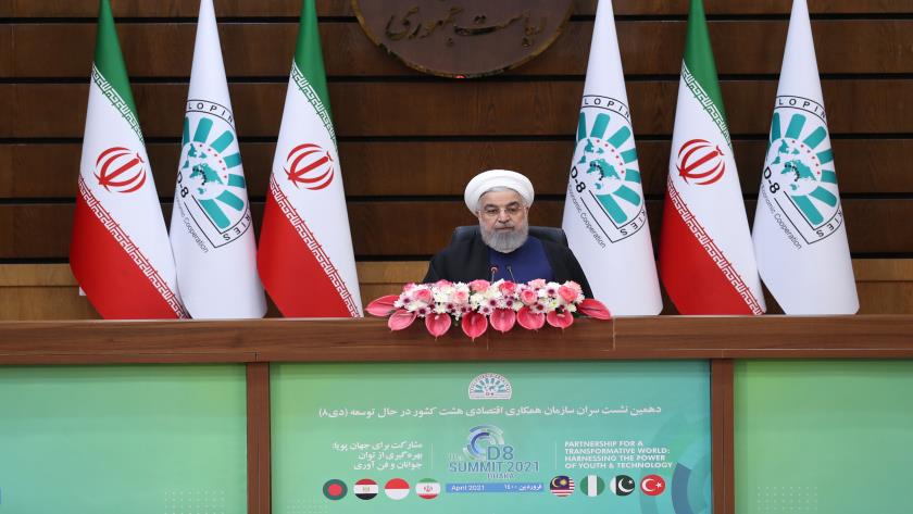 Iranpress: Le président Rouhani au sommet D-8: La première zone franche d