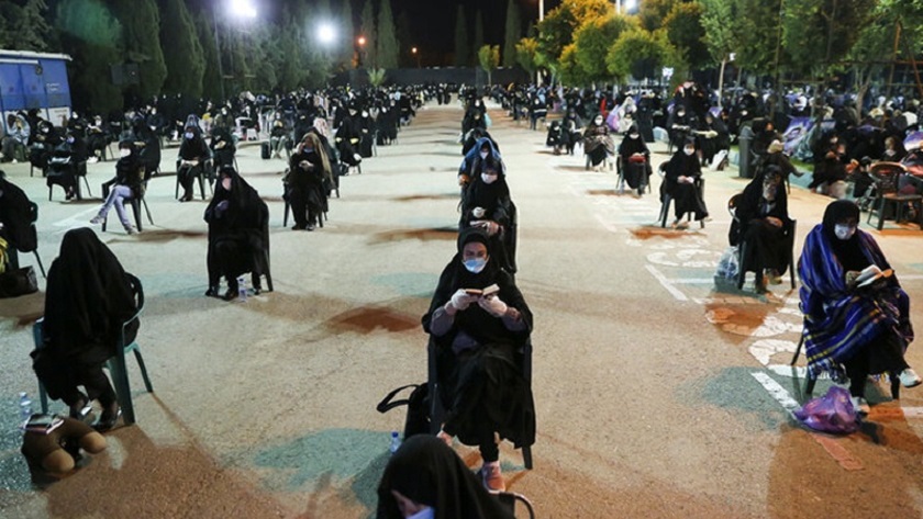Iranpress: Les Iraniens célèbrent la première nuit sainte de Qadr