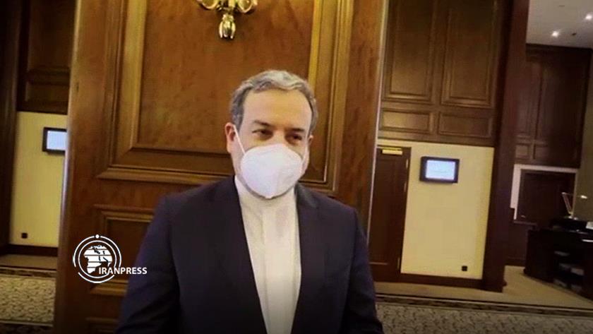Iranpress: Araghchi: Les diplomates peuvent rentrer chez eux pour des consultations 