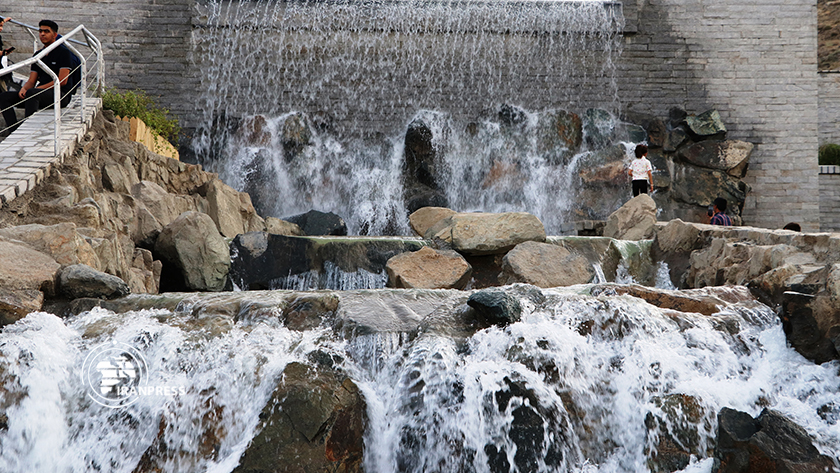 Iranpress: Kouhshar ; La plus grande cascade artificielle d