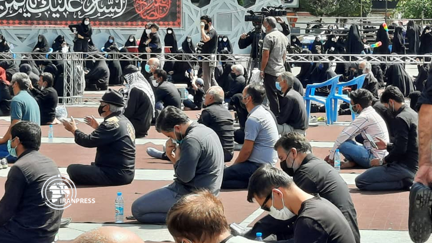 Iranpress: La prière de midi d
