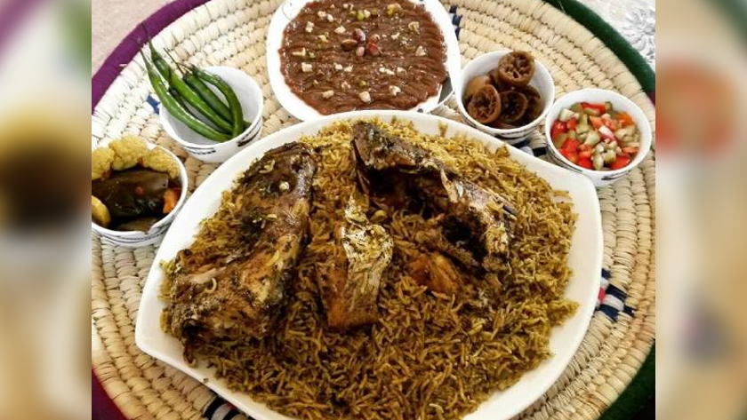 Iranpress: Goûtez le repas iranien, Lakh Lakh Polo avec la fraîcheur du midi d