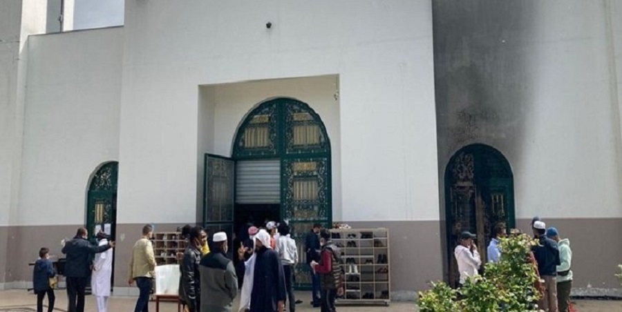 Iranpress: Humiliation aux 3 mosquées en France