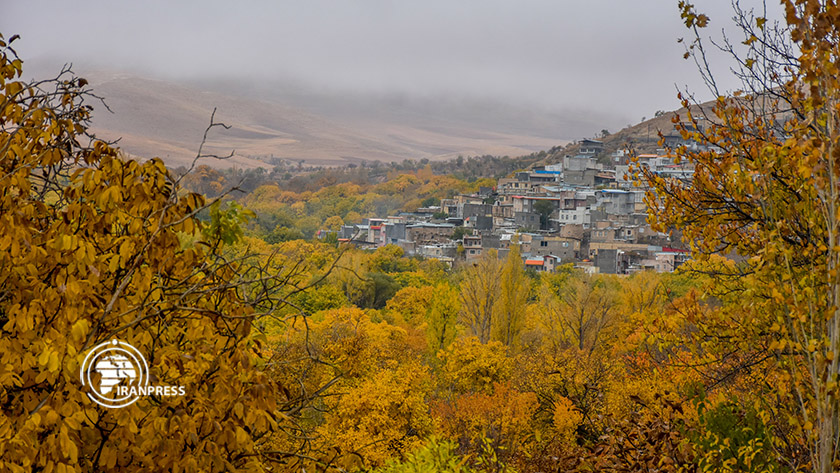 Iranpress: Village des vafs en automne ; Paradis coloré de la province de Markazi