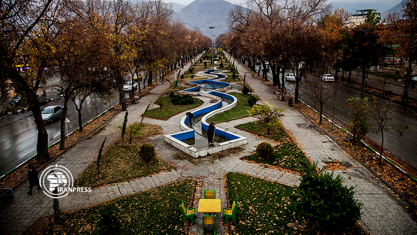 Iranpress: Automne coloré à Taq-e Bostan en Iran