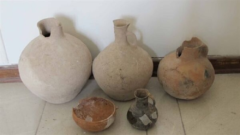 Iranpress: Découverte de 9 poteries historiques en Iran   
